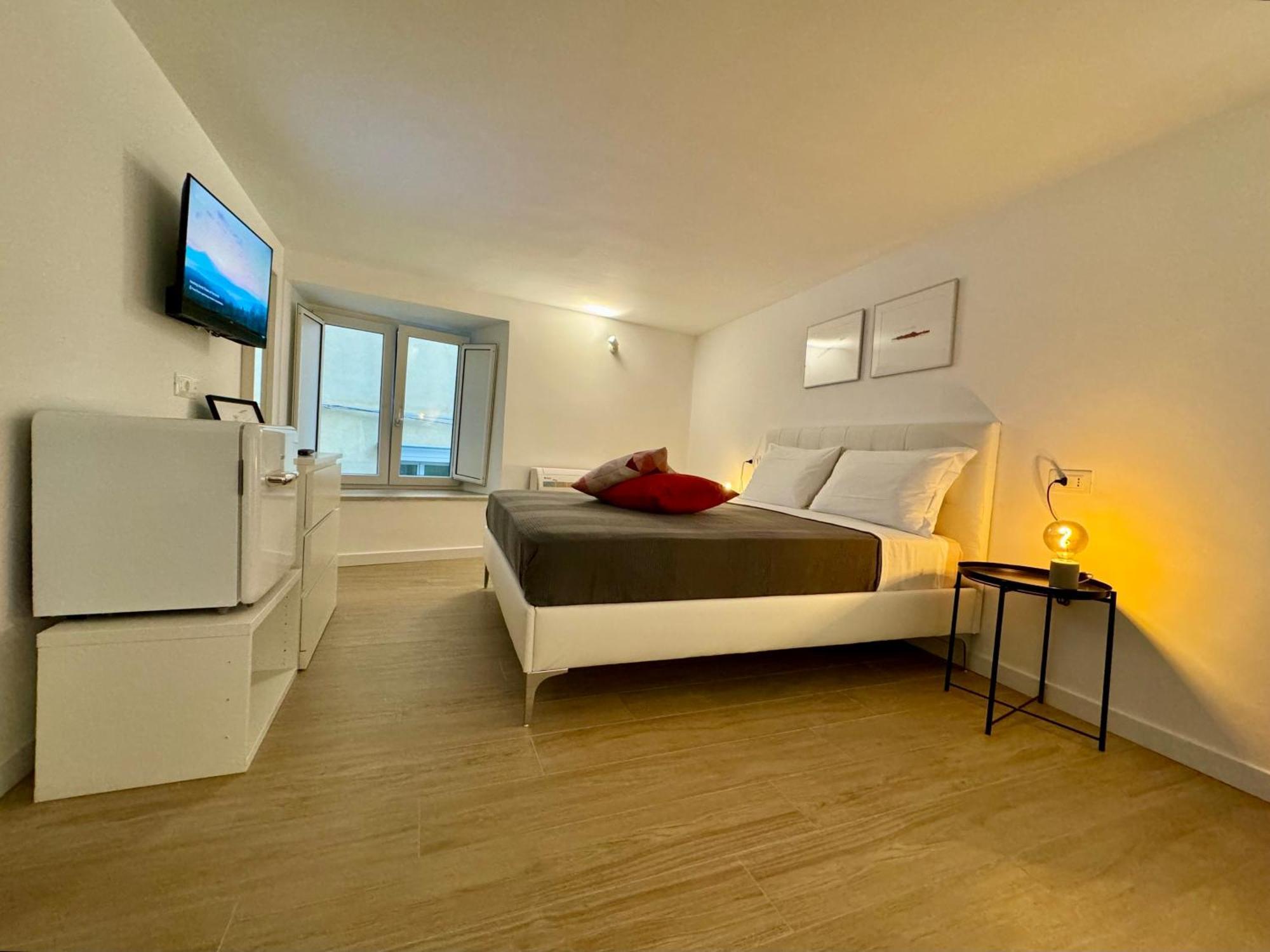 Double Room Private Bathroom